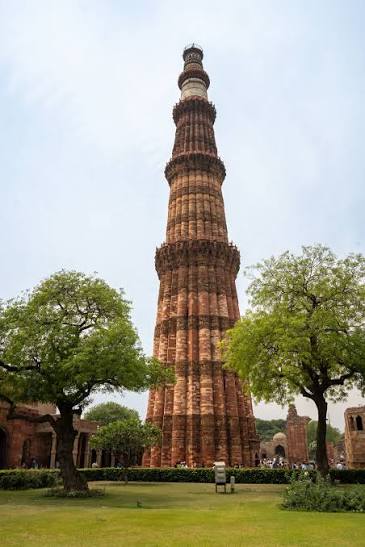 A Guide To Visiting The Qutub Minar — Adventures of Jellie