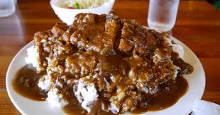 普通サイズでこの爆盛り 岡山で噂のカツカレーは820円で3人前はありそうなコスパ最強メニューだった ぐるなび みんなのごはん カツカレー グルメ ジャンクフード