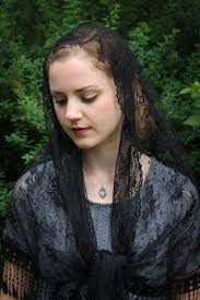 Evintage Veils~ Traditional Black or White Chantilly Lace Fringe Trim  Vintage Inspired Lace Chapel Veil Mantilla Wrap Style Veil