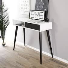 Ebay eckschreibtisch weiß mit schwarz dekor. Kleiner Schreibtisch Im Trendigen Danischen Design Danisches Bettenlager