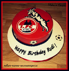 Schwach ist darauf die silhouette der stadt zu sehen. Pin Auf Kuchen Und Tortenrezepte