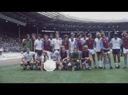 Le community shield est organisé par la football association (fa), la fédération anglaise de football. Aston Villa 2 Tottenham Hotspur 2 Fa Charity Shield 22nd August 1981 Motd Youtube