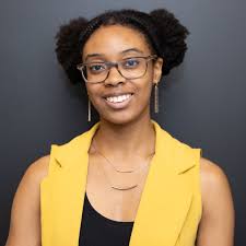 Faye Steele's Instagram, Twitter & Facebook