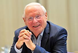 Sie ist weiterhin als sprecherin der parteiinternen kommunistischen plattform sowie als buchautorin hervorgetreten. Die Linke Ein Interview Mit Oskar Lafontaine