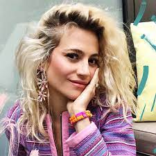 One of the most common mistakes people make when bleaching their hair at home is applying bleach to the roots first. Bleached Blondes With Roots Longer Than 8 Weeks Old Need To Know This Glamour Uk