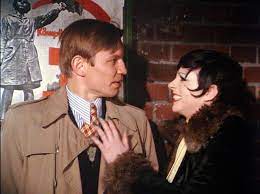Il avait déjà joué dans une série policière culte, der kommissar (où il campait déjà le rôle de l'inspecteur harry klein), ainsi que dans cabaret, et plus tard dans le dernier combat de luc besson. Cabaret 1972 Film Review Filmkuratorium