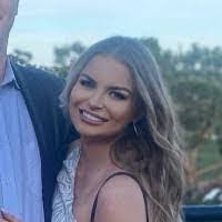 Hollie Beasley's Instagram, Twitter & Facebook