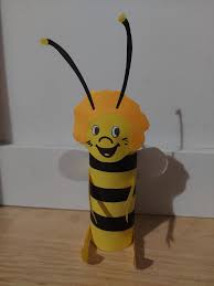 Pszczółka Maja - praca plastyczna z wykorzystaniem rolki