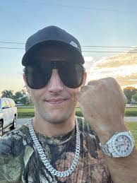 Ben Mccarroll's Instagram, Twitter & Facebook