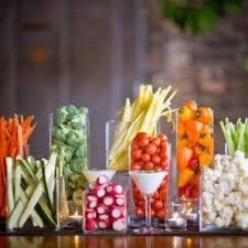 Comment Presenter Des Crudites Et Des Fruits Sur Un Buffet Joli Baby En 2020 Plateau De Legumes Presentation De Legumes Presentation Fruits