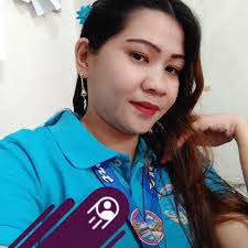 Leah Canales's Instagram, Twitter & Facebook