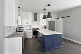 When using navy blue kitchen cabinets, high contrast colors look best. My Perfect White And Navy Kitchen White Benjamin Moore Chantilly Lace Navy Benjamin Moore Hale Navy Navy Kitchen Cabinets Navy Kitchen Kitchen Countertops