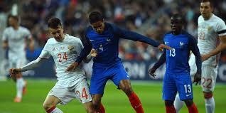 Depuis le début de la semaine, en marge du rassemblement de l'équipe de france pour les deux après avoir fait la une de france football dans son édition de mardi, varane s'affichait aussi en grand dans le. Equipe De France Il Faut Sauver Le Soldat Varane