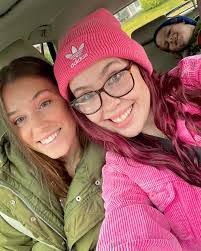 Mariah Morgan's Instagram, Twitter & Facebook