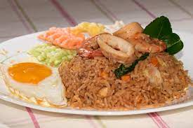 Nasi goreng pataya sangat identik dengan telur. Resepi Nasi Goreng Tom Yam