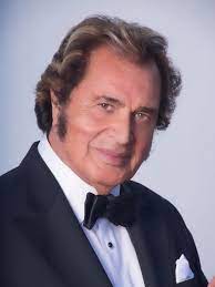 Engelbert humperdinck will return to leicester as part of his 2021 uk tour he was determined to return to the uk after his worldwide tour was cance. Engelbert Humperdinck On Tour Wife S Alzheimer S And Plastic Surgery