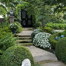 English Formal Garden Design Ideas Pictures Remodel And Decor Traditional Landscape Cottage Garden Plants Cottage Garden