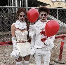 47 Of The Best Couples Halloween Costumes For 2021 Halloween Disfraces Mejores Disfraces Halloween Disfraces De Halloween Parejas