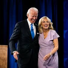 Announcing his bid for 1988 democratic presidential nomination as wife jill (r) looks on. Joe Biden Finally Got The Timing Right The New York Times