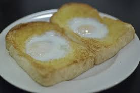 Roti bakar telur goyang ini adalah roti bakar yang ditambah dengan telur ayam yang direbus separuh masak. Roti Telor Goyang Good To Eat Picture Of D Auni Cafe Kuala Kangsar Tripadvisor