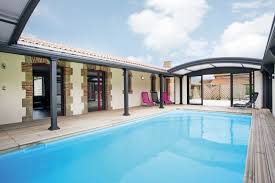 Votre Piscine Bien Couverte Piscine Abri Piscine Piscine Interieure