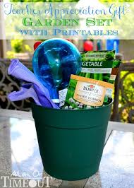 These thank you sayings work for a variety of small gifts. Teacher Appreciation Gift Idea Garden Set Mom On Timeout