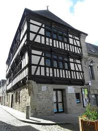 Ancien Hotel Poulain Actuellement Office De Tourisme A Quintin Office De Tourisme Tourisme Hotel