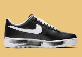 The black and white variation was made for the global release; G Dragon Nike Air Force 1 Para Noise Aq3692 001 Release Date Sneakernews Com
