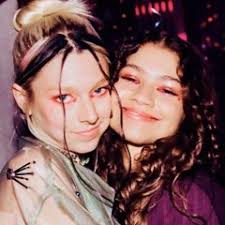 Listen to he's confident by mikewhlr in hot audios v2 playlist online for  free