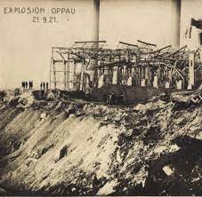 An explosion at a complex of chemical companies in leverkusen, germany, killed at least one the explosion at the waste management facility of the chempark site in the city of leverkusen, near. Dunger Explosion 1921 Die Katastrophe Bei Der Basf Welt