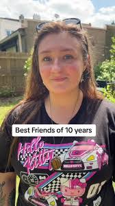 Katrina Betts's Instagram, Twitter & Facebook