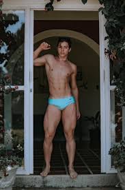 Muscle Thighs in Swim Briefs - Ze_longuinho's Seductive Body Revealed