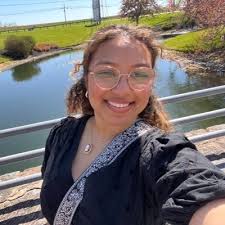 Ashley Dominguez (@science_flores)