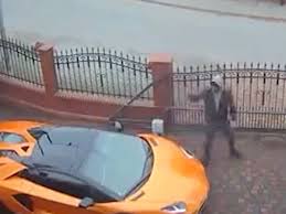 Ferrari, subaru, honda, porsche, nissan, toyota ve lamborghini gibi. Vandal Keys 270 000 Lamborghini Aventador As It Sits On Owner S Driveway World News Mirror Online