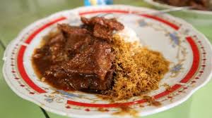 Bisa dimasak sampai kuah kental atau agak mengental tergantung selera. Krengsengan Olahan Daging Lezat Dari Surabaya Kumparan Com