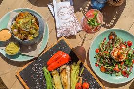 Coco Beach House Cala Ratjada Mallorca Beachclub An Der Playa Son Moll In 2020 Lebensmittel Essen Essen Cala Ratjada