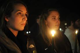 500 offer prayers, songs at Bridgewater vigil for Sandy Hook