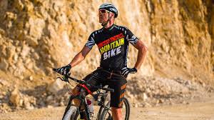 Das comeback nach der großen pause … liebe freunde von mountainbiker, werte kundinnen und kunden! Herren Radtrikot Mountainbike Im Outlet Oder Online Kaufen