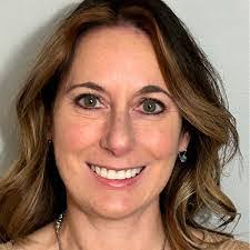 Deanna Crews's Instagram, Twitter & Facebook