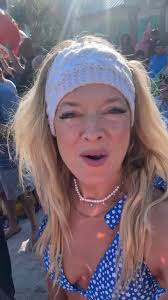 She couldn't even take the gum out her mouth before she goes live? What's  up with that! But seriously, here's a view of the Polar Bear Plunge vibe! I  love Pensacola!!!!