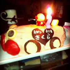 アンパンマン号ケーキ 横から見た図 ケーキ バースデーケーキ アンパンマン