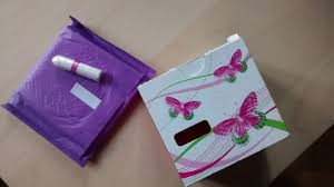 Ihr genitalbereich könnte direkt nach der geburt besonders sensibel sein. Geburt Menstruation Nach Der Schwangerschaft Einmal Gefuhlschaos Und Zuruck Brigitte De