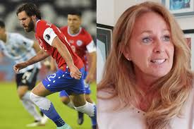 La emoción de la madre de Ben Brereton tras su debut por La Roja: "Ayer  pasé una hora leyendo mensajes, todas cosas lindas"