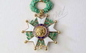 Maybe you would like to learn more about one of these? Macron Veut Reduire Le Nombre De Decores De La Legion D Honneur Le Parisien