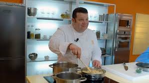 Cocineros es la nueva plataforma que te permite aprender a cocinar con los chefs y cocineros más reconocidos de latinoamerica a través de recetas rápidas. Alberto Chicote Cocinero Chefs Chef