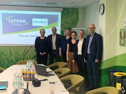 Juli 2021 einen ausblick auf die aktuellen entwicklungen an den weltweiten finanzmärkten. Lyreco Poland Idea Bank Auf Der Suche Nach Einer Okologischen Losung Lyreco Ce