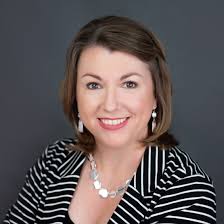 Kelly Arrington's Instagram, Twitter & Facebook