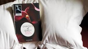 Wie gewohnt, wird auch der dritte teil von fifty shades of grey um den valentinstag herum gezeigt werden. Fifty Shades Of Grey Gute Idee Oder Faulheit Autorin Schreibt Fifty Shades Nochmal Augsburger Allgemeine