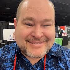 Robin Anderton's Instagram, Twitter & Facebook