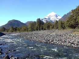 It has 10,592 inhabitants at the 2001 census indec, and is the head town of the huiliches department. Junin De Los Andes Patagonia Argentina Com